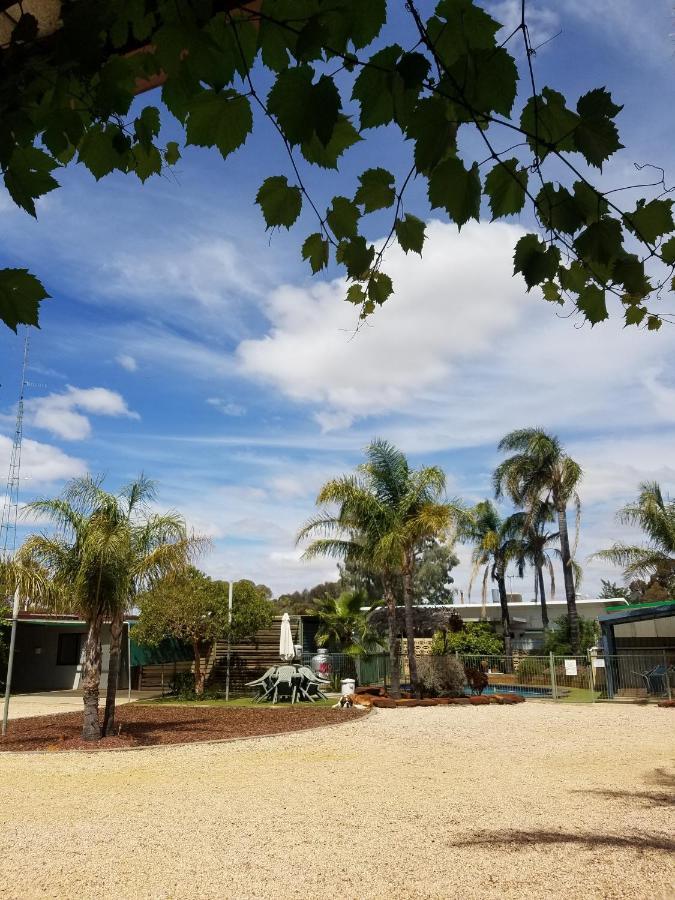 Winkie Glossop Motel מראה חיצוני תמונה